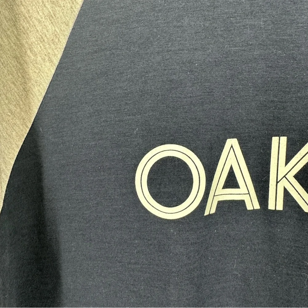 Oakley Regular Fit O Hydrolix Long Sleeve Crewneck Youth Size Large